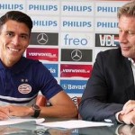 Héctor Moreno firma para el PSV Eindhoven