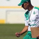 Pako Ayestarán habría renunciado como entrenador de Santos