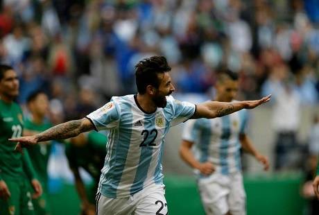 Argentina golea 3-0 Bolivia