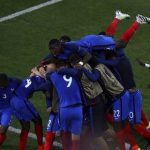 Francia vence 2-0 a Albania
