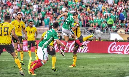 México vence 2-0 a Jamaica para calificar en la Copa América 2016