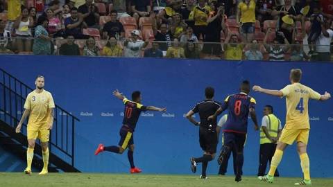 Colombia debuta con empate 2-2 Suecia