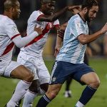 Perú rescata el empate 2-2 Argentina