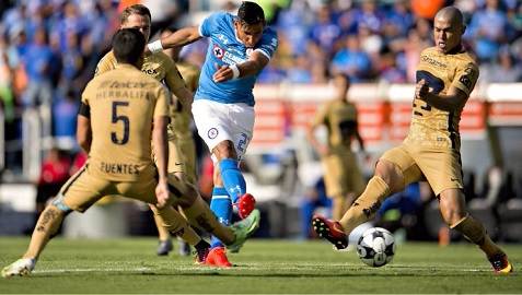 Pumas vence 1-0 al Cruz Azul en partido amistoso Socio MX 2016