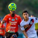 Jaguares regresa de manera espectacular para vencer 4-3 Chivas