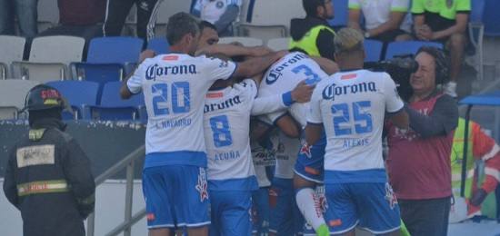 Puebla vence 3-0 a Jaguares