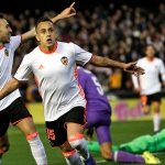Valencia sorprende 2-1 al Real Madrid
