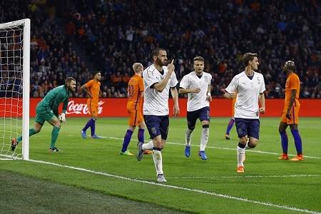 Italia vence 2-1 Holanda