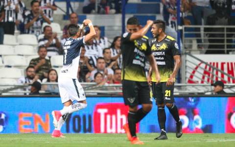 Monterrey golea 3-0 a Murciélagos