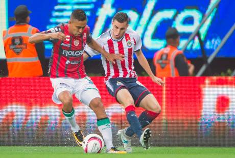 Chivas y Necaxa empatan 2-2 en un gran partido en el Torneo Apertura 2017