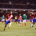 Costa Rica empata 1-1 con México y prácticamente amarra su boleto al Mundial 2018