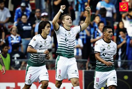 Santos vence 2-1 Querétaro y sueña con liguilla en el Torneo Apertura 2017