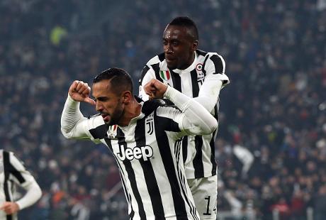 Juventus vence 1-0 a la Roma y se mantiene en la pelea en la Serie A 2017-18