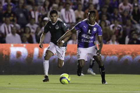 Chivas rescata el empate 2-2 de último minuto ante Querétaro en el Torneo Clausura 2018