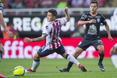 Pachuca falla penal al 85 para empatar 1-1 Chivas en el Torneo Clausura 2018