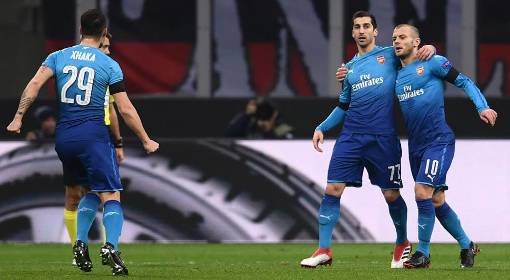 Arsenal vence 2-0 Milán