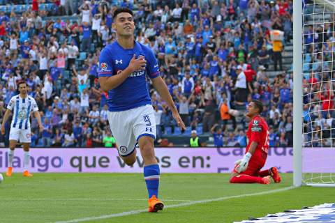 Cruz Azul respira al golear 5-0 Pachuca en el Torneo Clausura 2018