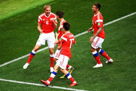 Rusia golea 4-0 a Arabia Saudita