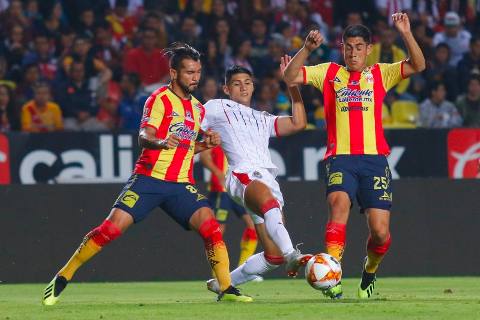 Chivas sigue con buena racha al vencer 2-1 Morelia en la Copa MX Apertura 2018