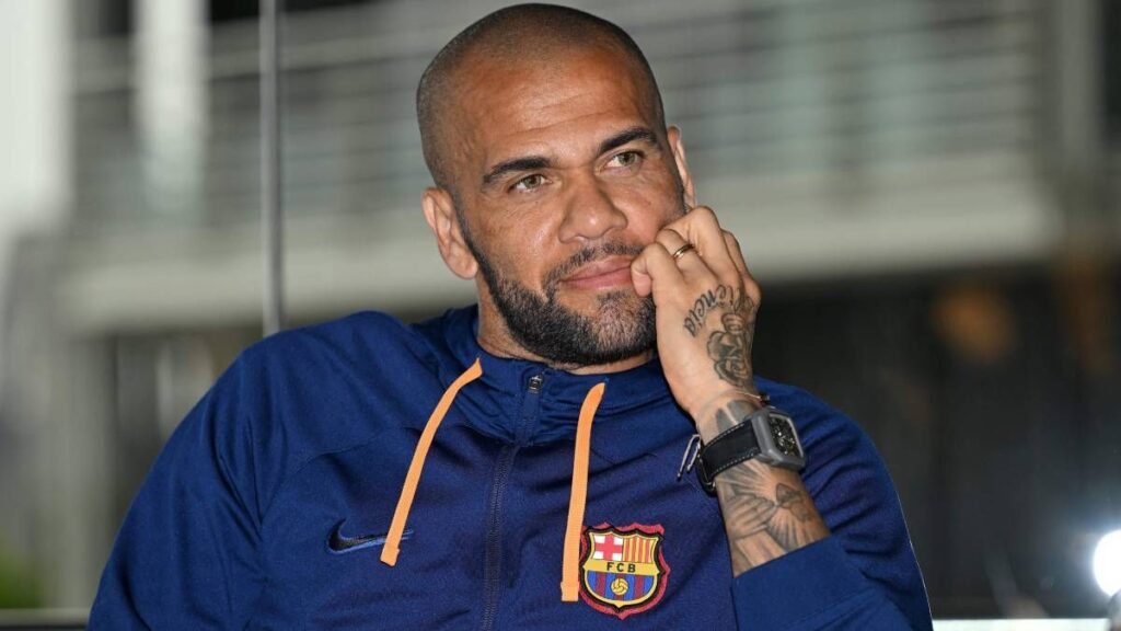 Dani Alves habla de su salida del Barcelona