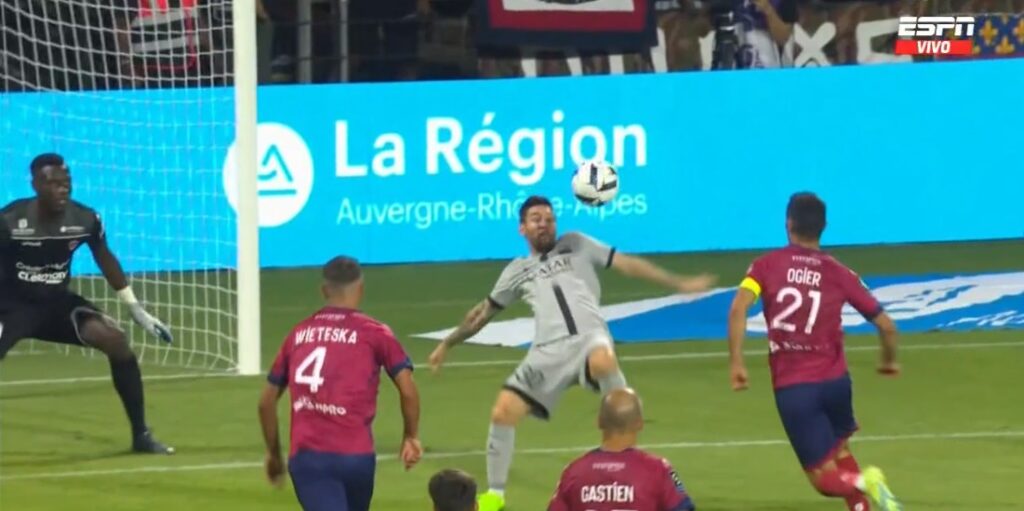 Golazo de Chilena de Messi