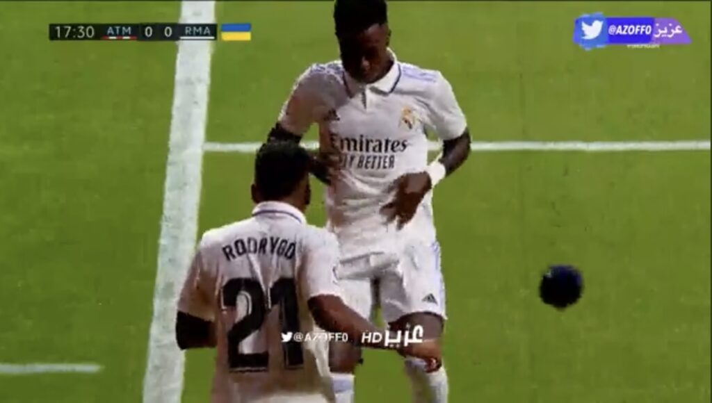 Rodry anota y baila con Vinicius