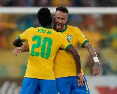 Neymar-Raphinha-y-Thiago-Silva-le-mandan-mensajes-de-apoyo-a-Vinicius-Jr
