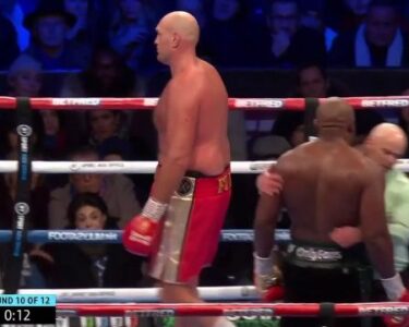 Tyson Fury vence por KO a Dereck Chisora
