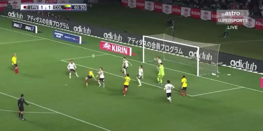 El GOLAZO de chilena de Rafael Santos Borré en el Japón vs Colombia