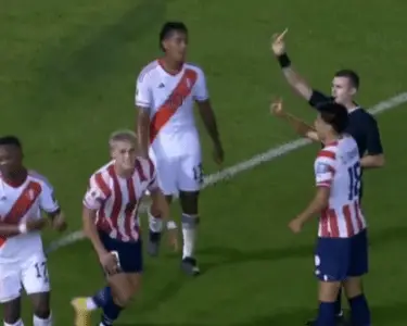 Paraguay 0-0 Perú