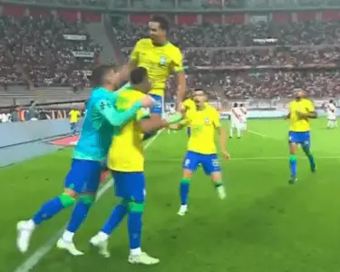 Perú 0-1 Brasil