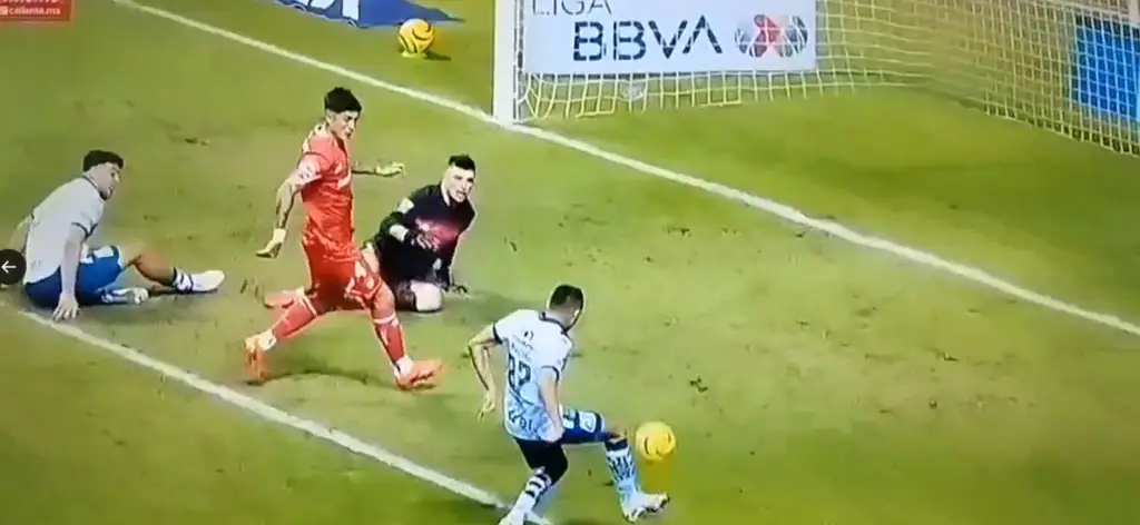 El insólito gol que erró Sansores en el Puebla vs Toluca