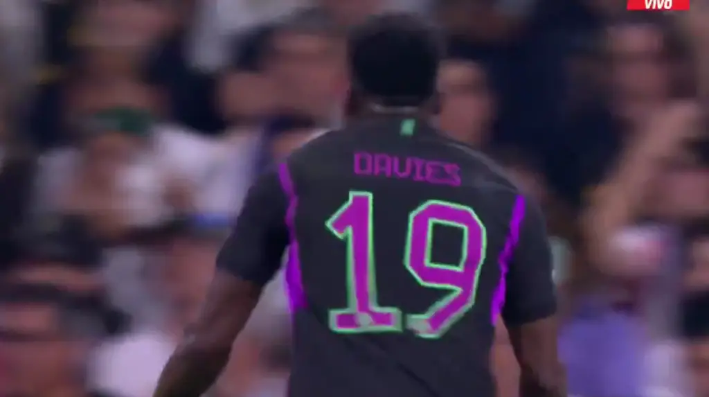Gol de Alphonso Davies en el Real Madrid vs Bayern Múnich